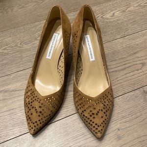 Diane von Furstenberg tan heels